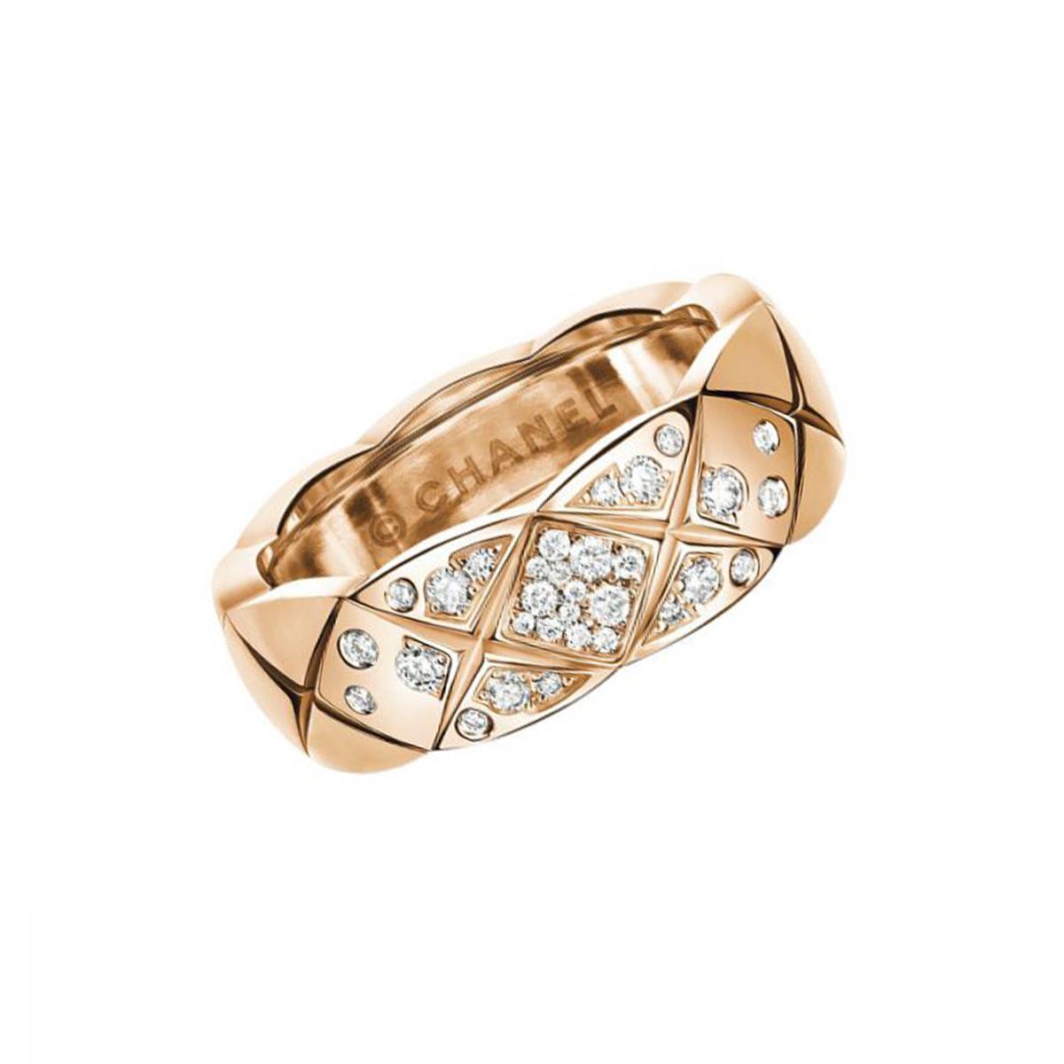 CHANEL COCO CRUSH 18k Beige Gold Small Quilted Diamond Ring