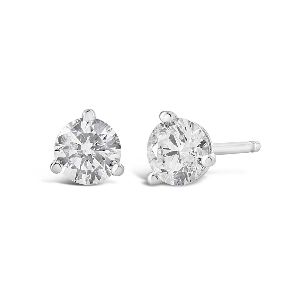 Looking for the perfect gift? Our clssic diamond studs check all the boxes!