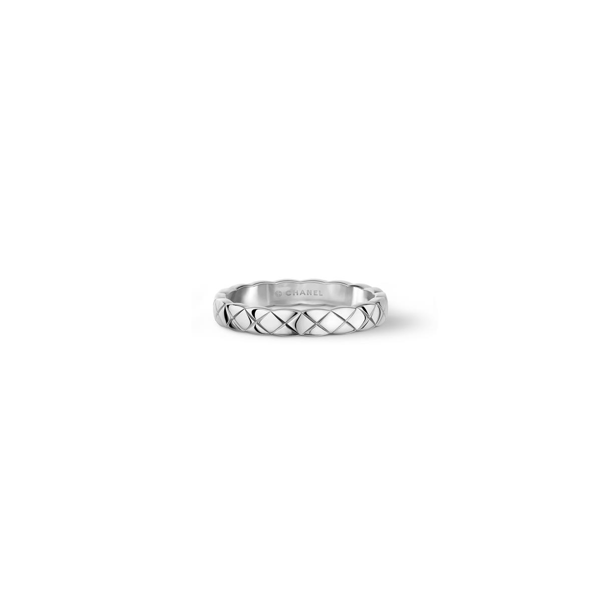 CHANEL COCO CRUSH 18k White Gold Slim Quilted Ring