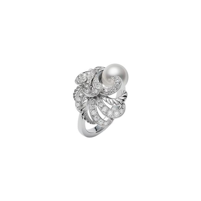 Mikimoto Feather Collection 18k White Gold Akoya Cultured Pearl and Diamond Ring