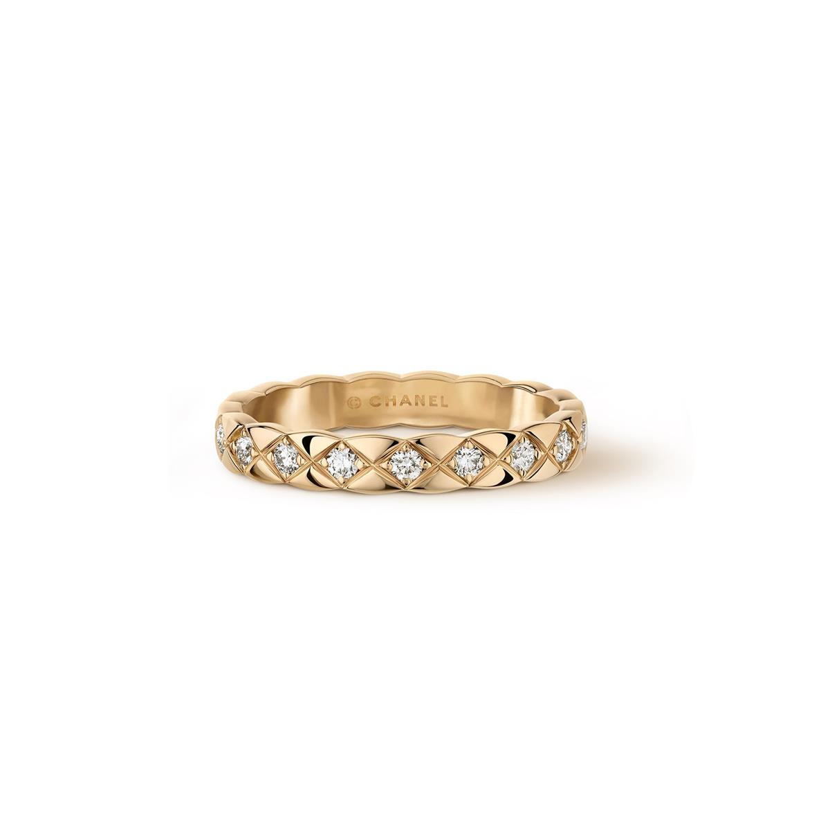 CHANEL COCO CRUSH 18K Beige Gold Slim Quilted Diamond Ring